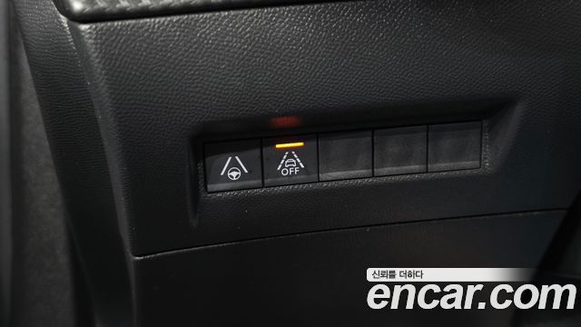 Peugeot 2008 2022 — photo 25
