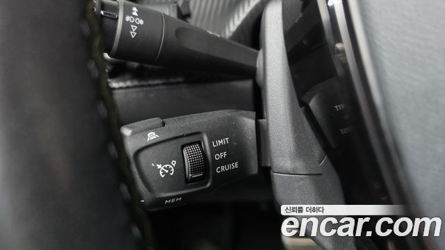 Peugeot 2008 2022 — photo 26