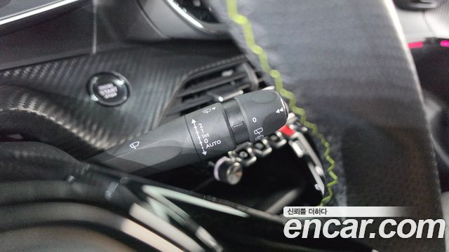 Peugeot 2008 2022 — photo 27