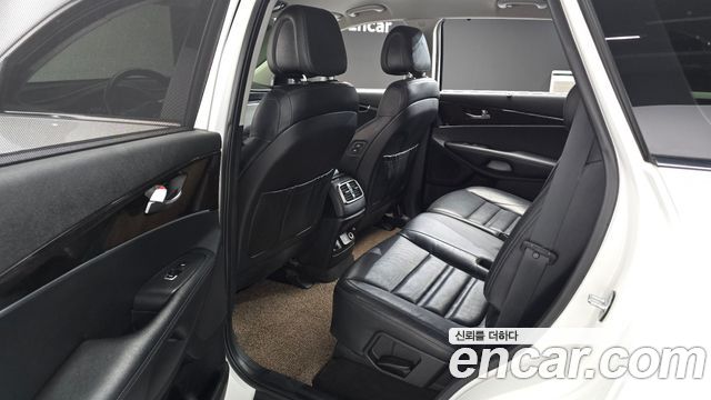 Kia Sorento 2016 — photo 11