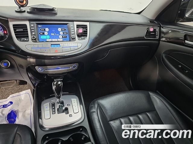 Hyundai Genesis 2013 — photo 10