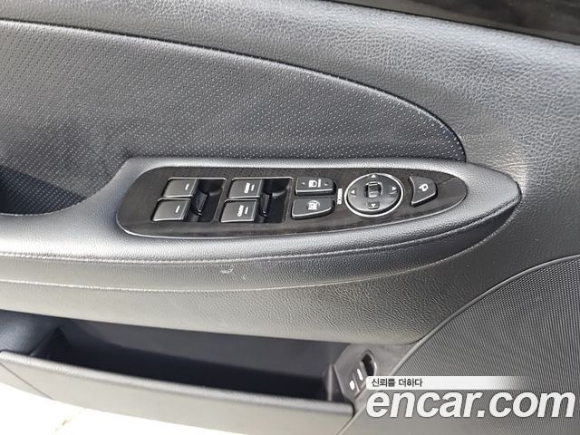 Hyundai Genesis 2013 — photo 13