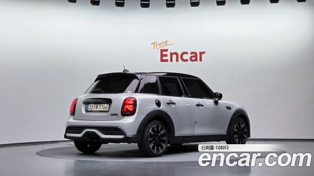 Mini Cooper 2022 — photo 2