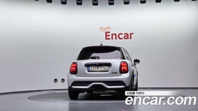 Mini Cooper 2022 — photo 4
