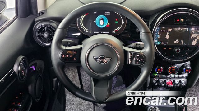 Mini Cooper 2022 — photo 19