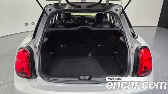 Mini Cooper 2022 — photo 26