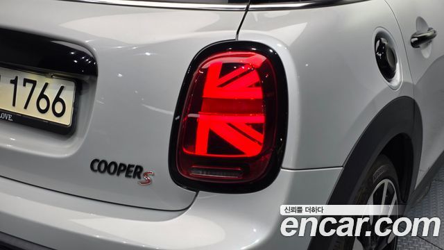Mini Cooper 2022 — photo 9
