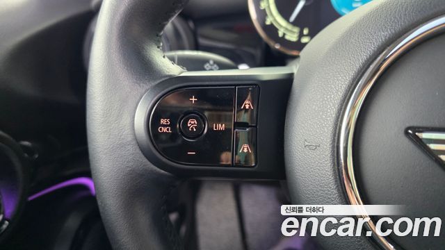 Mini Cooper 2022 — photo 32