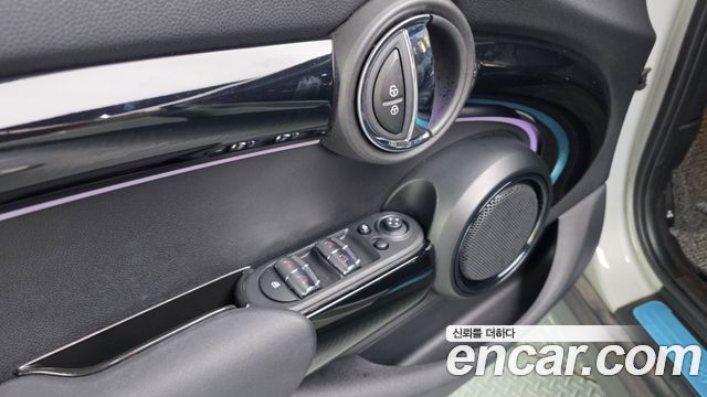 Mini Cooper 2022 — photo 35