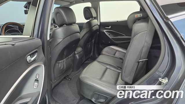 Hyundai Santafe 2016 — photo 11