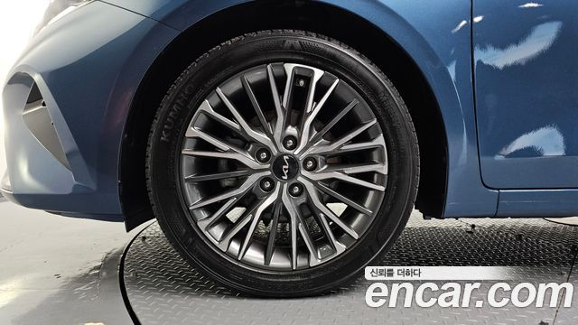 Kia K3 2023 — photo 5
