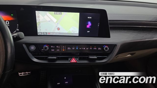 Kia K8 2022 — photo 13