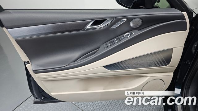Genesis G80 2023 — photo 14