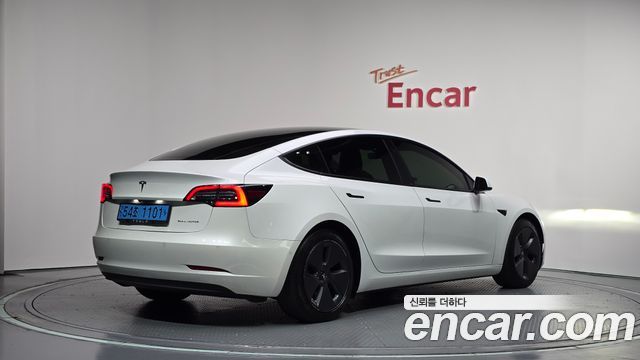 Tesla Model 3 2022 — photo 2