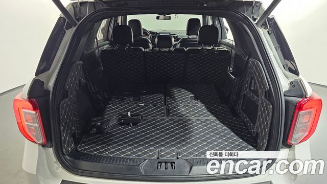 Ford Explorer 2020 — photo 25