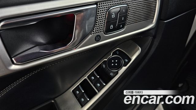Ford Explorer 2020 — photo 29