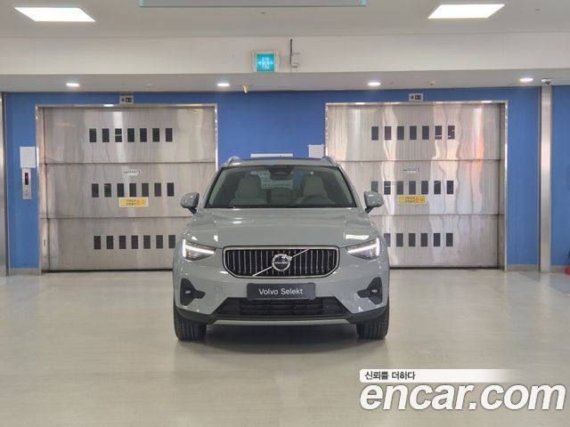 Volvo XC40 2026 — photo 3