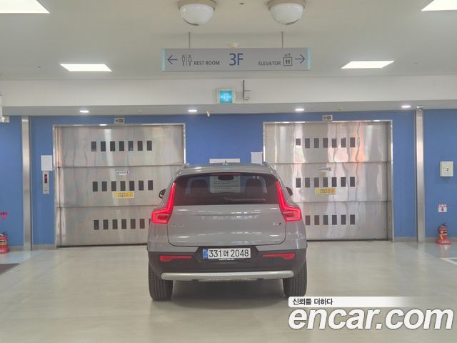 Volvo XC40 2026 — photo 4