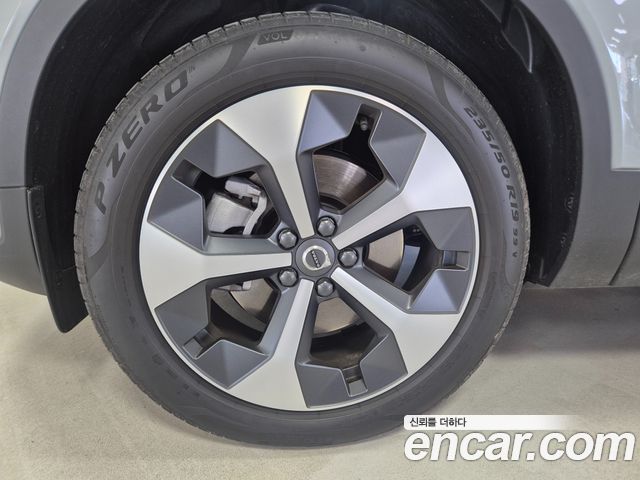 Volvo XC40 2026 — photo 5
