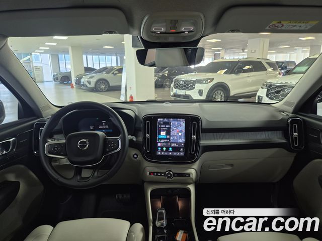 Volvo XC40 2026 — photo 6
