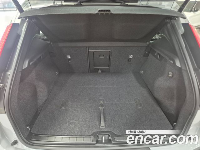 Volvo XC40 2026 — photo 17