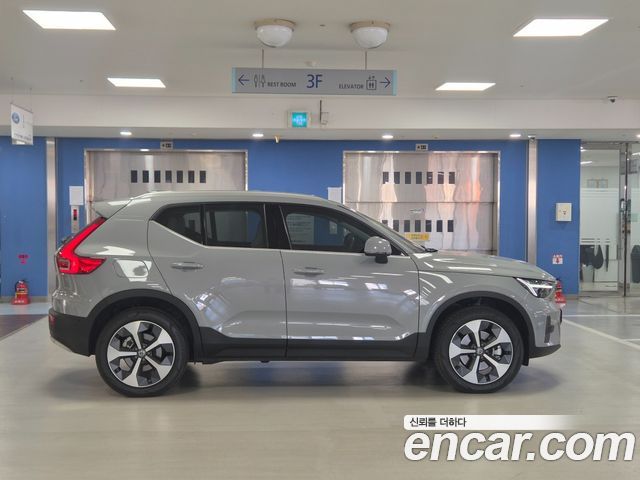 Volvo XC40 2026 — photo 18