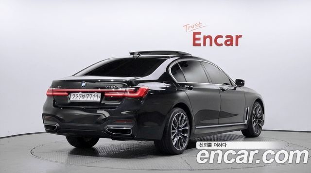 BMW 7-Series 2020 — photo 2