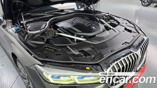 BMW 7-Series 2020 — photo 6