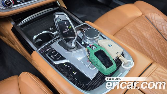 BMW 7-Series 2020 — photo 9