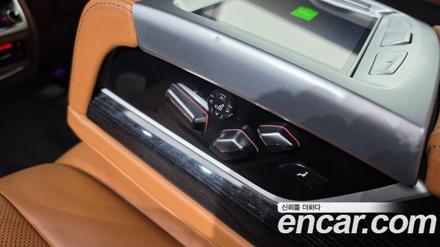 BMW 7-Series 2020 — photo 18