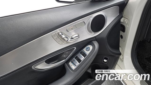 Mercedes-Benz C-Class 2015 — photo 17