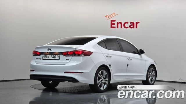 Hyundai AVANTE 2017 — photo 2