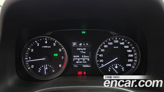 Hyundai AVANTE 2017 — photo 11