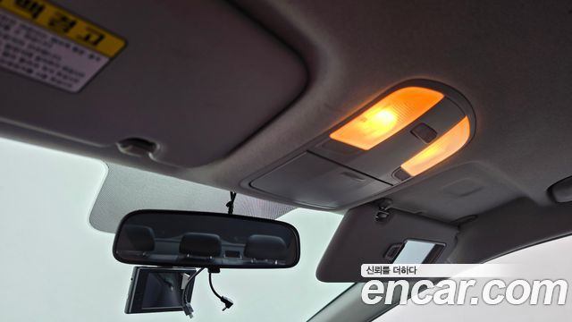 Hyundai AVANTE 2017 — photo 21