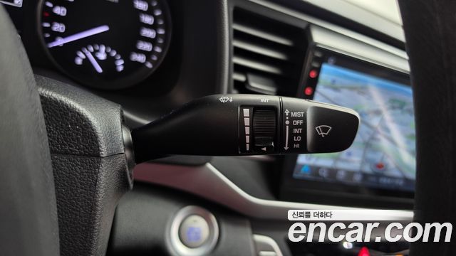Hyundai AVANTE 2017 — photo 26