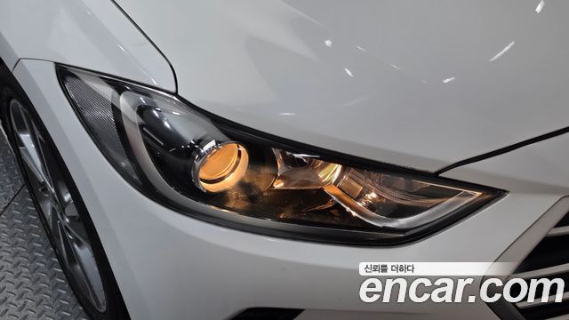 Hyundai AVANTE 2017 — photo 8