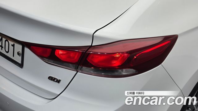 Hyundai AVANTE 2017 — photo 9