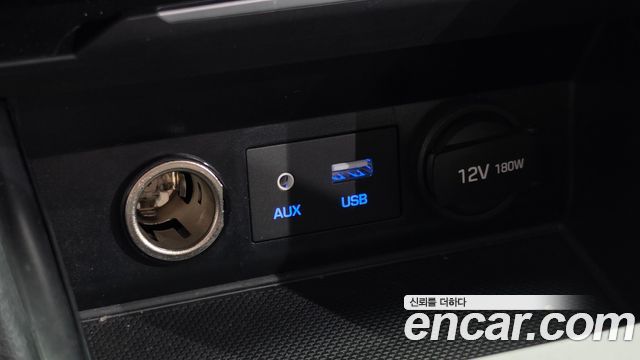 Hyundai AVANTE 2017 — photo 30