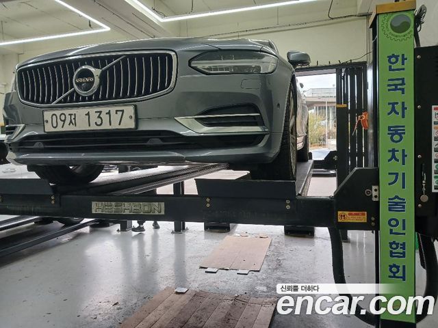 Volvo S90 2019 — photo 1