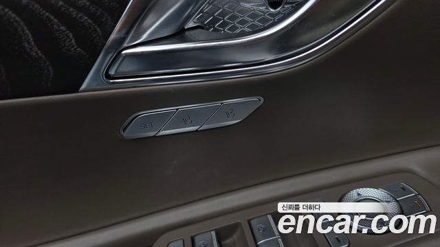 Genesis GV80 2021 — photo 33