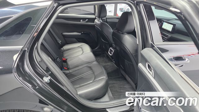 Kia K5 2023 — photo 18