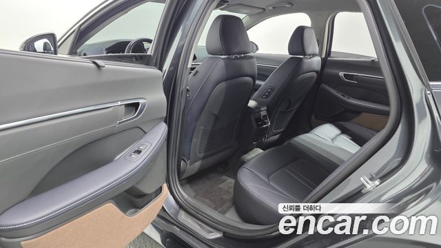 Hyundai Sonata 2022 — photo 18