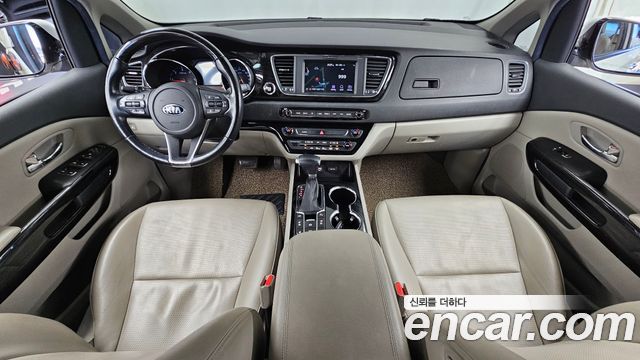 Kia Canival 2019 — photo 7