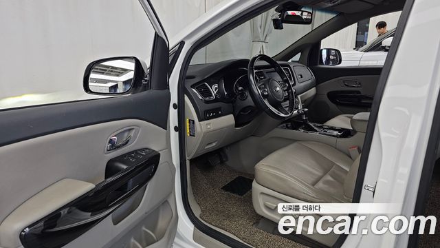 Kia Canival 2019 — photo 10