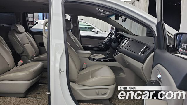 Kia Canival 2019 — photo 11