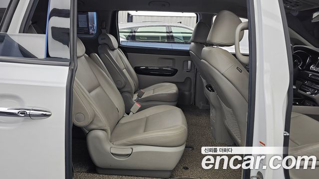 Kia Canival 2019 — photo 12