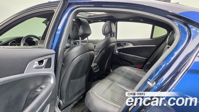 Genesis G70 2020 — photo 11