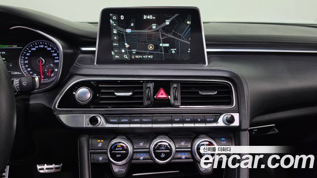 Genesis G70 2020 — photo 12