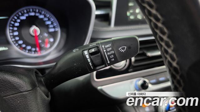 Genesis G70 2020 — photo 18
