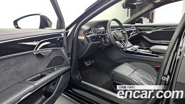 Audi A8 2024 — photo 10